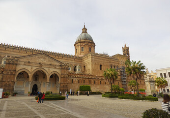Fototapeta na wymiar Piazza Pretoria, a square in the center of Palermo, Sicily, Italy 