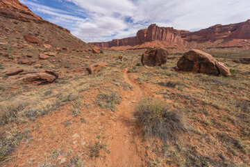hiking the alcove spring trail, canyonlands national park, usa