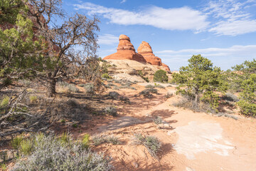 hiking the devils garden trail, arches national park, usa