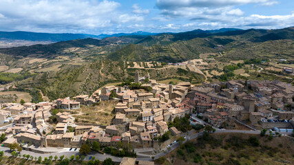 Fototapeta premium vista aérea del municipio medieval de Sos del Rey Católico en Aragón, España