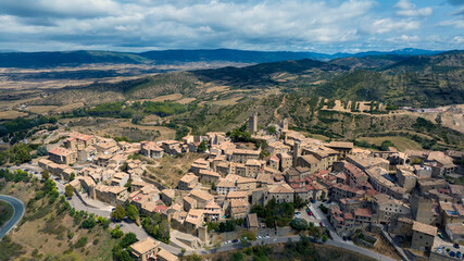 Fototapeta na wymiar vista aérea del municipio medieval de Sos del Rey Católico en Aragón, España