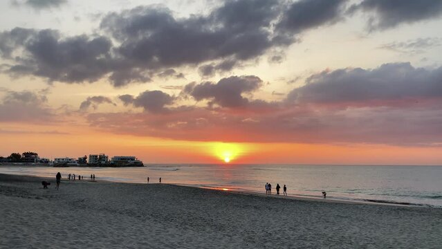 SPIAGGIA SUDAMERICANA AL TRAMONTO