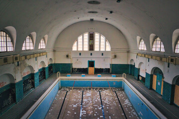 swimming baths urbex - Verlassener Ort - Urbex / Urbexing - Lost Place - Artwork - Creepy -...