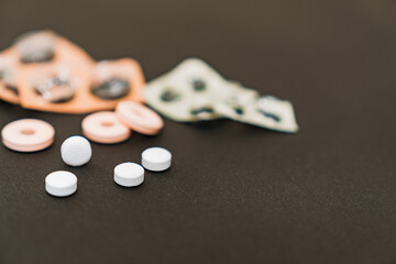オーバードーズ とは 風邪薬 などを 用量 を超えて 大量摂取 すること