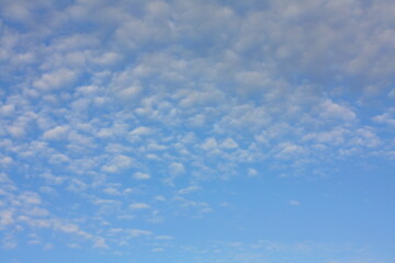 white fluffy clouds in the blue sky, weather, calmness, tenderness