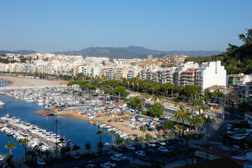 Fototapeta na wymiar Marina and fishing port in the town of Blanes on the Catalan coast.