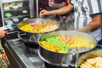 Rolgordijnen Handmade Dim Sum with different fillings in Jalan Alor street food in Kuala Lumpur © Tatiana