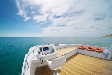 Yacht flybridge open deck