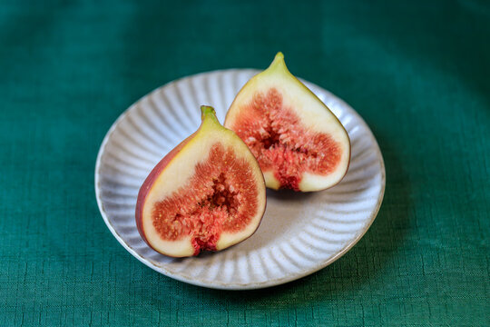 季節の果物（イチジク）