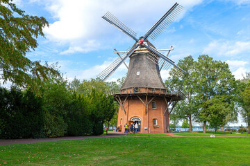 Freilichtmuseum im Kurpark Bad Zwischenahn, Windmühle im Freilichtmuseum (Kurpark) © Comofoto