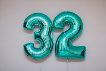balloons number 32 mint color