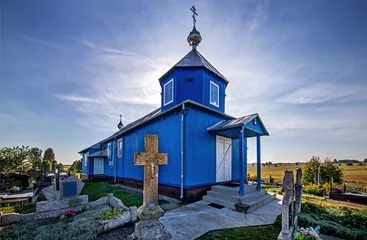 Crédence de cuisine en verre imprimé Half Dome General view and architectural details of the Orthodox Cemetery Church of St. Elijah built in the second half of the 20th century in the town of Hryniewicze Duze in Podlasie, Poland.
