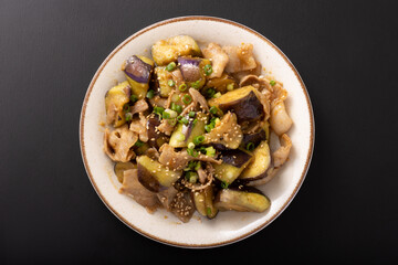 豚バラ肉となすの味噌炒め