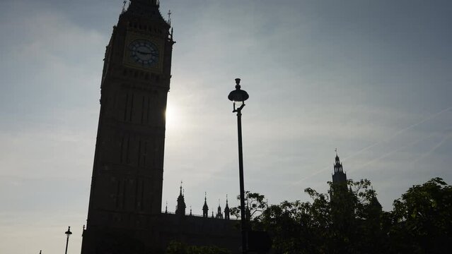 Elizabeth Tower Big Ben Bick Lit By Sun In Clear Blue Skies