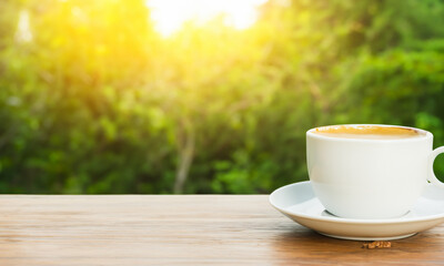 Taza de Caf&eacute; en la Ma&ntilde;ana