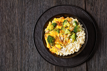 ramen noodle with chicken, broccoli and cheese