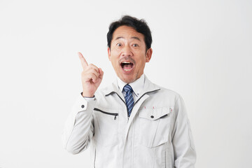 ひらめく作業員　白背景