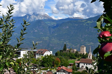 Blick nach Völlan in Südtirol 