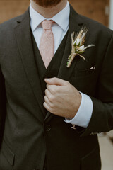 groom in suit - obrazy, fototapety, plakaty