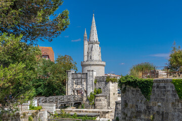 Tour de la Lanterne, Vieux-Port de La Rochelle, depuis le Parc Charruyer
