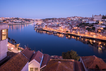 Vista noturna da cidade do Porto - obrazy, fototapety, plakaty