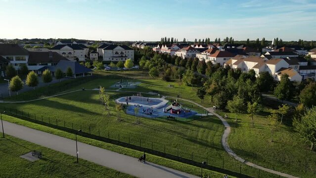Vue de drone &agrave; travers un parc 