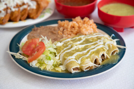 Alimento con espagueti y comida