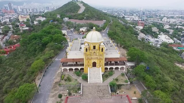 obispado de monterrey grabado con drone 5, zoom out