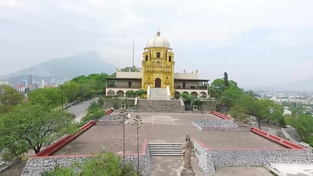 obispado de monterrey grabado con drone 6, zoom out 