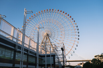 Osaka's port town illuminated by the light of the setting sun【Mt. Tenpo】