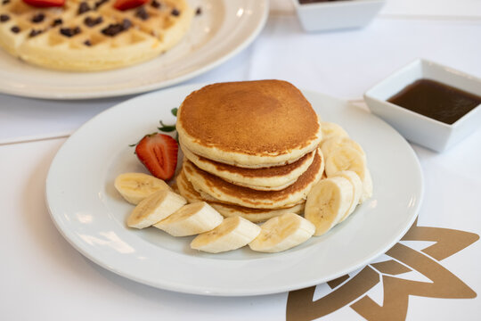 Alimento con desayuno y crep