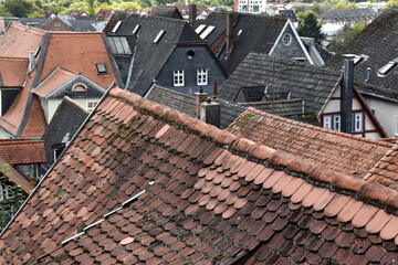 Fototapeta premium Alte Dächer in der Altstadt von Marburg