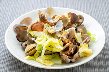 春キャベツとあさりの酒蒸し。
