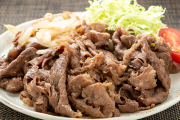 牛肉の生姜焼き。
