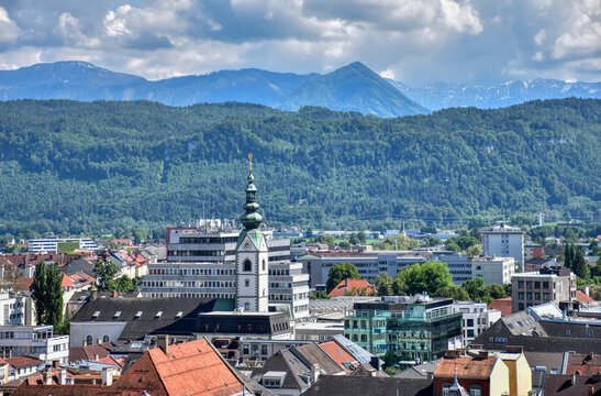 Klagenfurt, Landhaus, Landhaushof, Turm, Profanbau, Altstadt, historisch, Stadtkern, Nordturm, S&uuml;dturm, T&uuml;rme, Wahrzeichen, Denkmalschutz, Denkmal, Stadtzentrum, &Ouml;sterreich, K&auml;rnten, Landeshauptstadt,