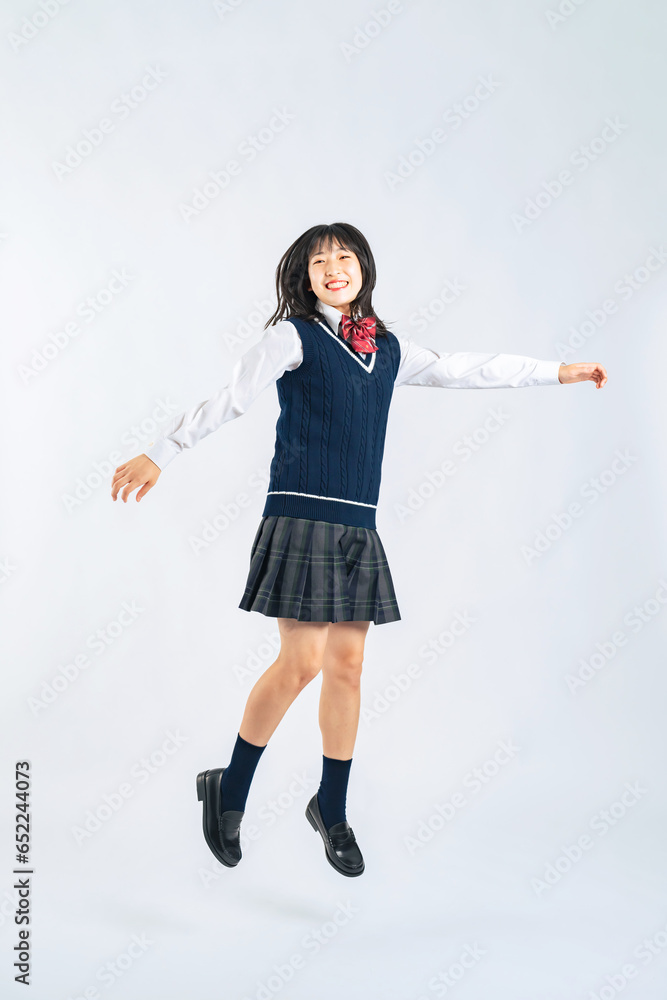 Aufkleber ジャンプする制服を着た女子学生（切り抜き背景透過pngも販売しております。作成者リンクから「png」で検索してください）