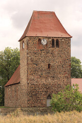 Fototapeta premium Dorfkirche in Garzin in der Märkischen Schweiz