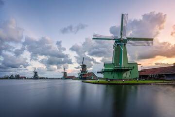 Historische Windmühlen in Holland
