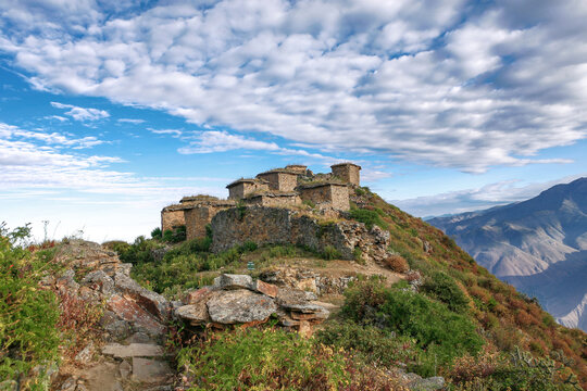 The R&uacute;pac Archaeological Complex was built by the Atavillos, one of the most important pre-Inca cultures in the province of Lima. R&uacute;pac, also known as &ldquo;Machu Picchu of Lima.&rdquo;
