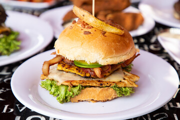 hamburguesa hawaiana