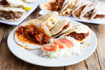 gorditas y tacos mixtos