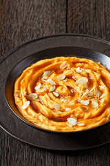 vanilla whipped sweet potatoes with maple syrup