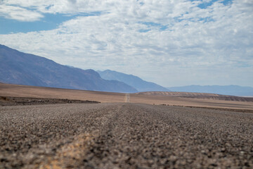 Fototapeta na wymiar Death Valley road