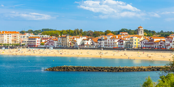Scenic view on the Grande Plage beach of Saint-Jean-de-Luz, France