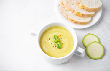 Zucchini soup in a bowl