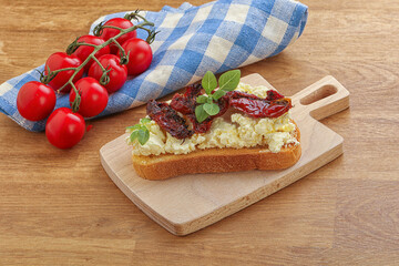 Bruschetta with soft cheese and tomato