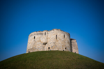 Fototapeta na wymiar York castle on sunny day in North Yorkshire 
