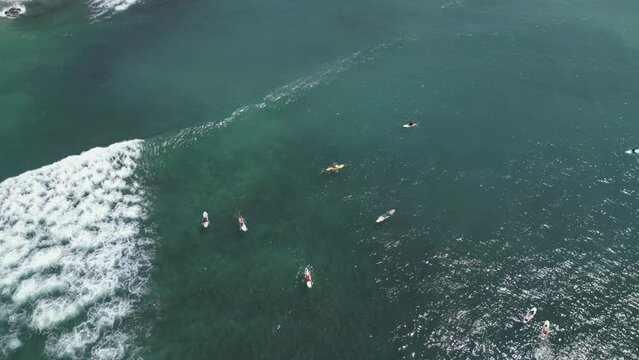 4K SURF MAR OLAS