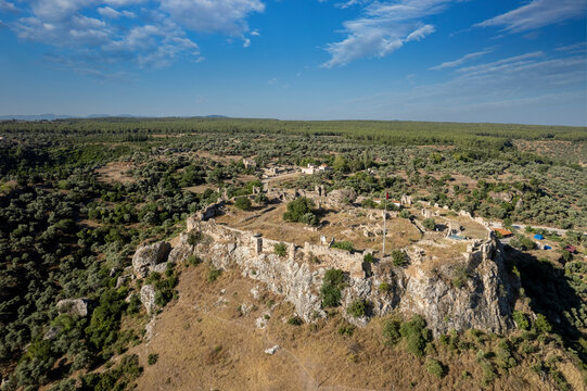The Castle of Becin, Milas