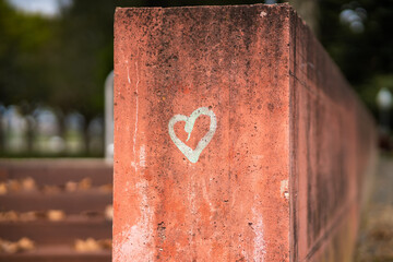 Coração desenhado numa parede